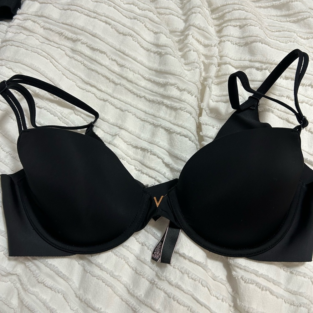 VS Black Lightly Lined Bra size 34B